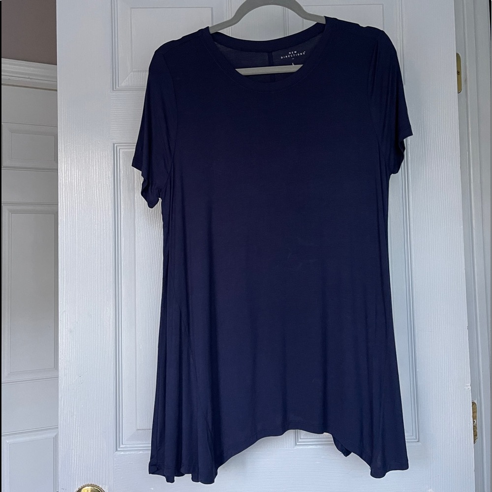 New Directions Navy shark bite hem tunic NWOT